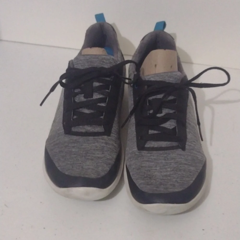 Croc sneakers size 10